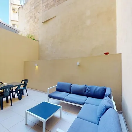 Spacious 3 Bedroom Maisonette Appartement Sliema