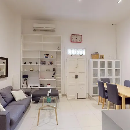 Spacious 3 Bedroom Maisonette Apartment Sliema