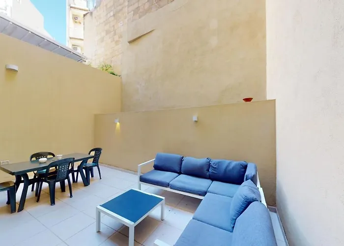 Spacious 3 Bedroom Maisonette Appartement Sliema