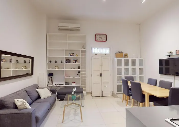 Spacious 3 Bedroom Maisonette Appartement Sliema