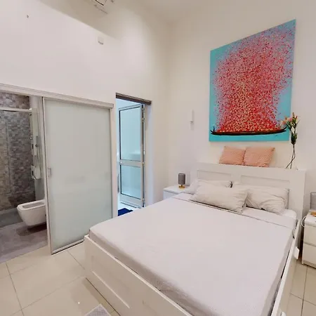 Spacious 3 Bedroom Maisonette *