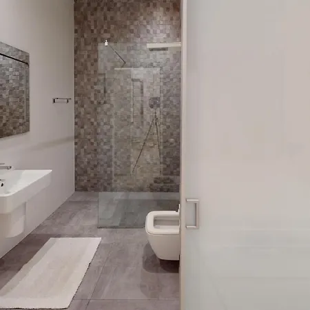 Spacious 3 Bedroom Maisonette *