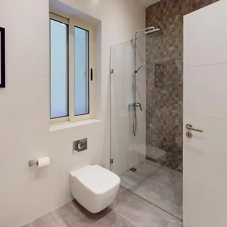 Spacious 3 Bedroom Maisonette Sliema