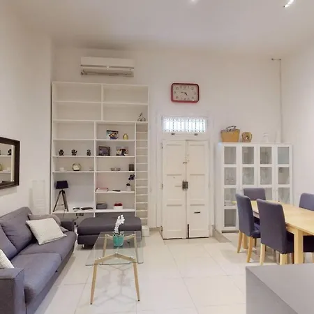 Spacious 3 Bedroom Maisonette *