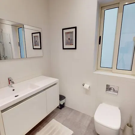 Spacious 3 Bedroom Maisonette Sliema