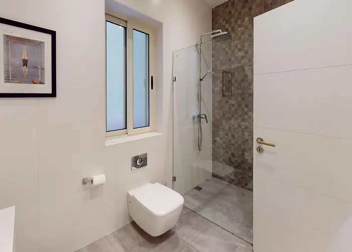 Spacious 3 Bedroom Maisonette Sliema