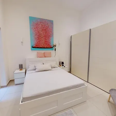 Spacious 3 Bedroom Maisonette Sliema